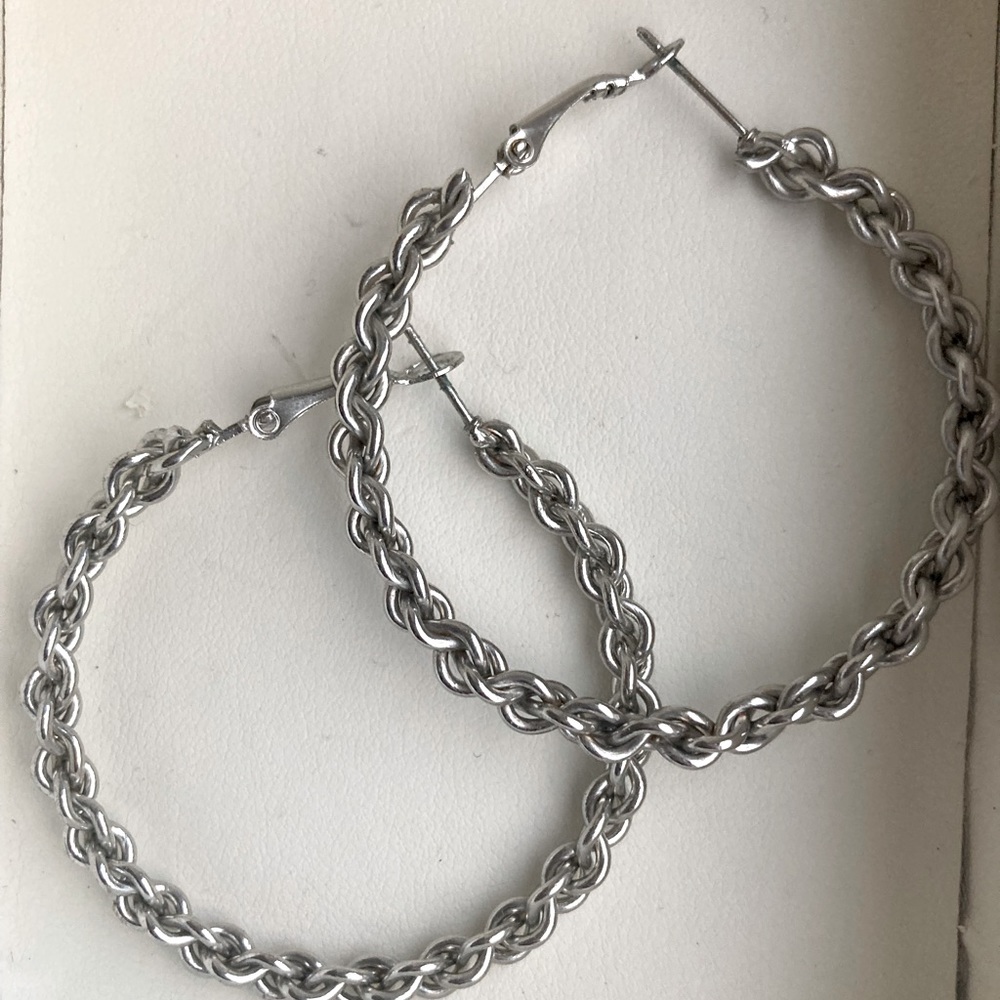 Chain link silver hoop earrings